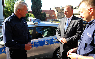 Policjanci z Barczewa i Biskupca dostali nowe radiowozy
